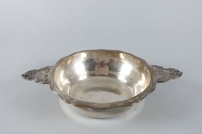Lot en argent comprenant une écuelle à oreilles...