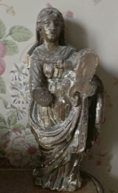 Vierge en bois sculpté anciennement doré

(Éclats,...