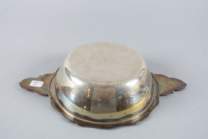 Lot en argent comprenant une écuelle à oreilles...