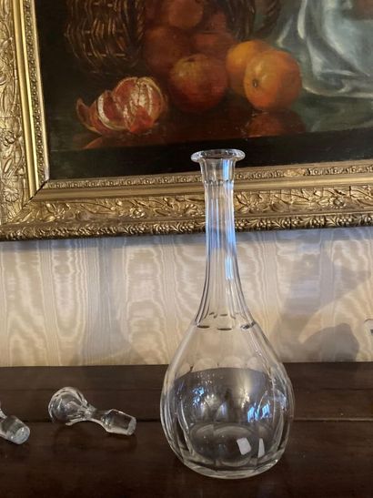 Deux carafes en cristal

(Égrenures.)

Haut....