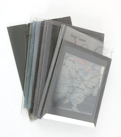 Ensemble de plaques photographiques comprenant...