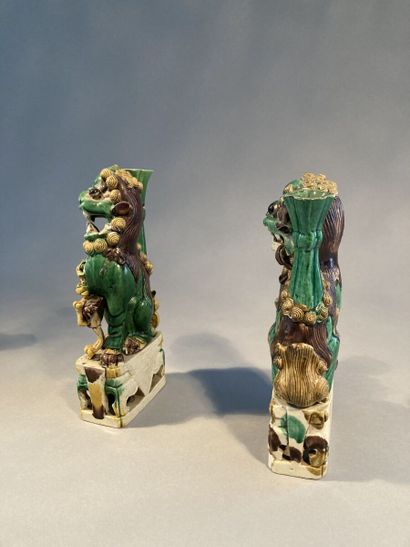 CHINE - Époque KANGXI (1662-1722)

Deux porte-baguettes...