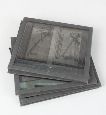 Ensemble de plaques photographiques comprenant...
