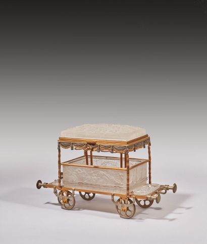 Chariot à cigares en forme de wagon en bronze...