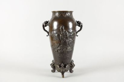 JAPON - Époque MEIJI (1868-1912)

Vase en...