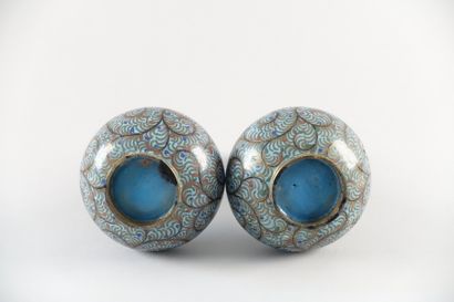 CHINE - Vers 1900

Paire de vases bouteille...