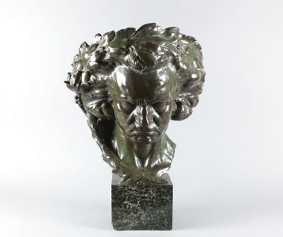 Jules JOUANT (1863-1938)

Masque de Beethoven

Bronze...