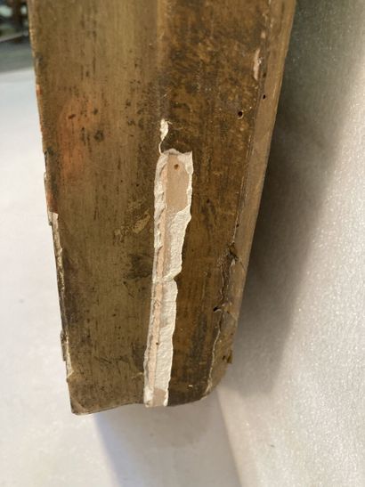 Baromètre en bois sculpté et doré de forme...