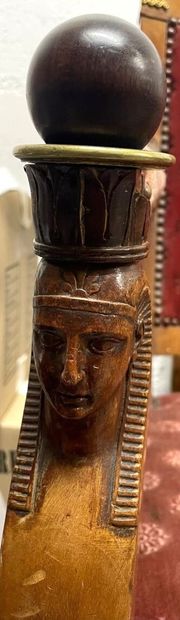 Fauteuil en acajou et bronze doré, les accotoirs...