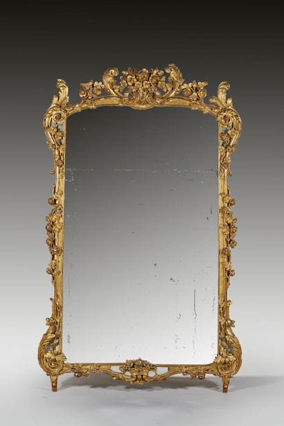 Miroir à parecloses à cadre en bois et stuc...
