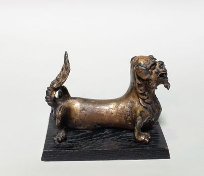 CHINE - Époque MING (1368-1644)

Lion en...