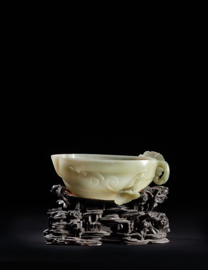 CHINE - XVIIIe siècle

Coupe en néphrite...