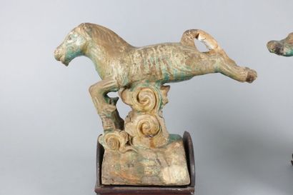 
CHINE - Époque MING (1368-1644)




Paire...
