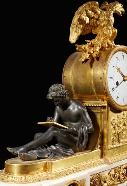 Pendule à l'étude en bronze patiné et bronze...