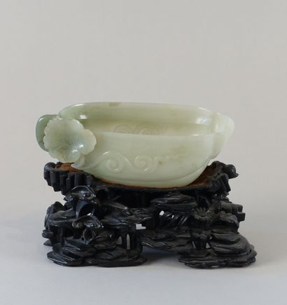 CHINE - XVIIIe siècle

Coupe en néphrite...
