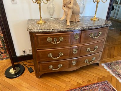 Commode en placage à décor de filets, ouvrant...