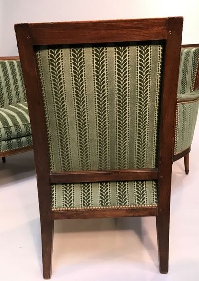 Réunion de mobilier en bois naturel comprenant...