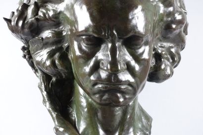 Jules JOUANT (1863-1938)

Masque de Beethoven

Bronze...