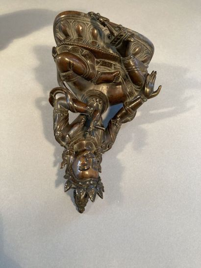 TIBET - XIXe siècle

Statuette en bronze...