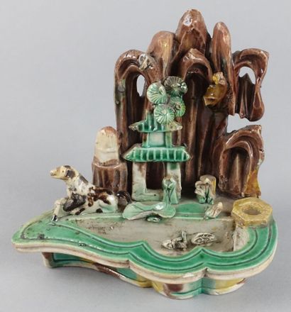 CHINE - Époque KANGXI (1662-1722)

Rince-pinceaux...