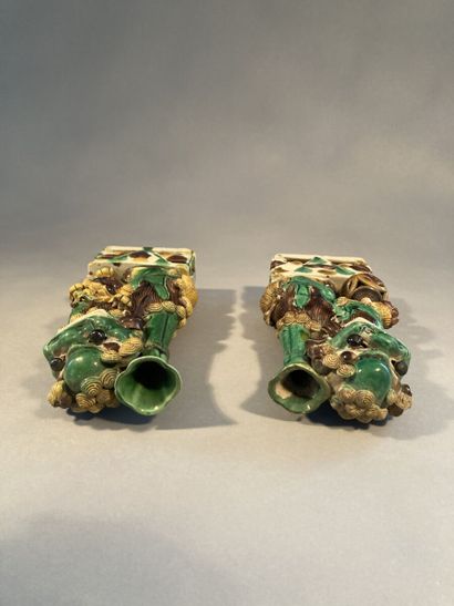 CHINE - Époque KANGXI (1662-1722)

Deux porte-baguettes...