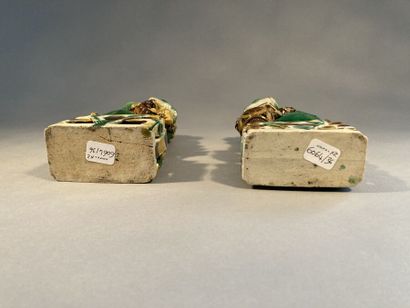 CHINE - Époque KANGXI (1662-1722)

Deux porte-baguettes...