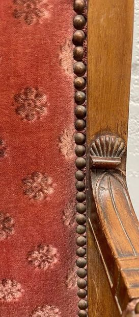 Fauteuil en acajou et bronze doré, les accotoirs...