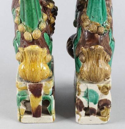 CHINE - Époque KANGXI (1662-1722)

Deux porte-baguettes...