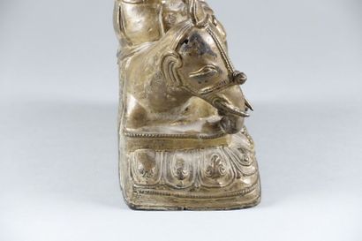 CHINE - dans le style Ming

Groupe en bronze...