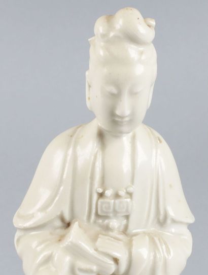 CHINE - XIXe siècle

Statuette de Guanyin...