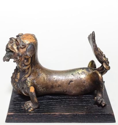 CHINE - Époque MING (1368-1644)

Lion en...