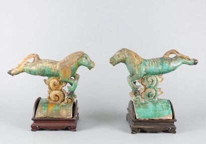 
CHINE - Époque MING (1368-1644)




Paire...