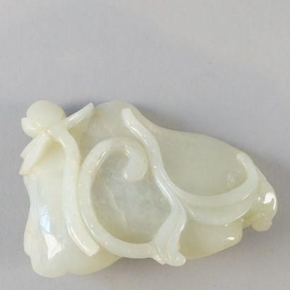 CHINE - XVIIIe siècle

Coupe en néphrite...