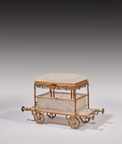 Chariot à cigares en forme de wagon en bronze...