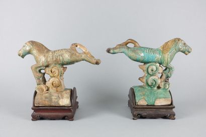 
CHINE - Époque MING (1368-1644)




Paire...