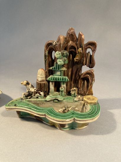 CHINE - Époque KANGXI (1662-1722)

Rince-pinceaux...
