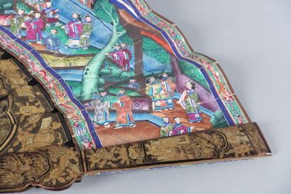 CHINE, XIXe siècle 

Éventail à feuille gouachée,...