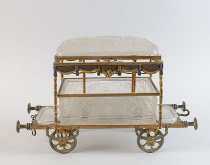 Chariot à cigares en forme de wagon en bronze...