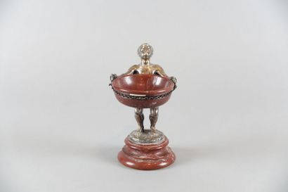 Louis KLEY (1833-1911)

Baguier en bronze...