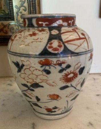 EXTRÊME-ORIENT

Petit vase pansu en porcelaine...