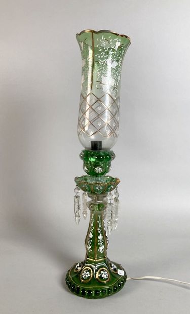 Pied de lampe en verre de couleur verte à...