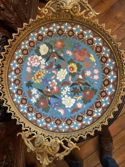 Coupe circulaire en bronze et émaux cloisonnés...
