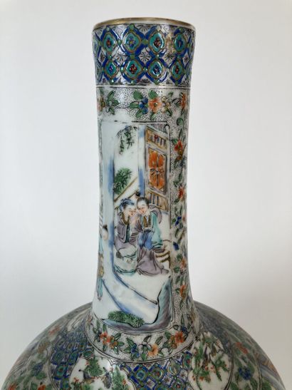 CHINE, Canton - Vers 1900

Vase bouteille...