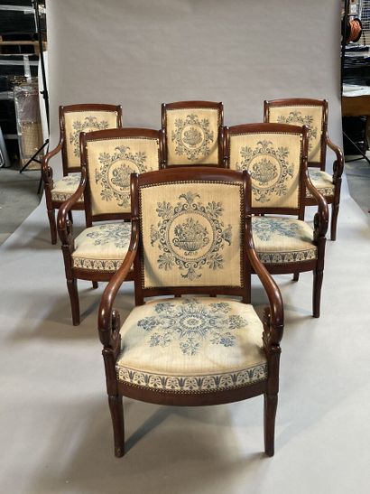 Mobilier de salon en acajou et placage d'acajou...