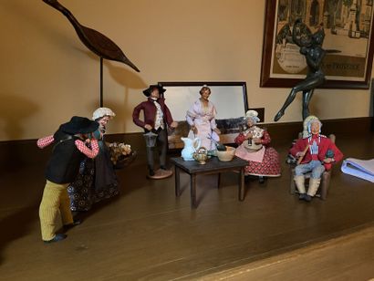 Lot de six santons, deux chaises miniatures

(Accidents.)

Haut....