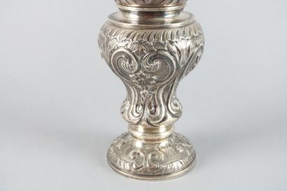Brûle-parfum en argent 935 millièmes de forme...