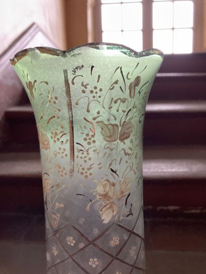 Pied de lampe en verre de couleur verte à...