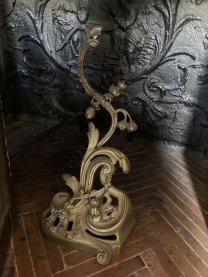 Nécessaire de cheminée comprenant :

- Écran...