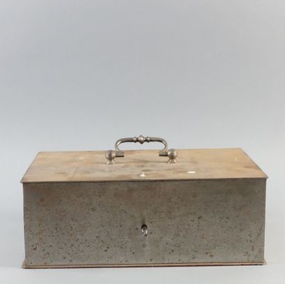 Coffret en métal

(Oxydation.)

Haut. : 21...