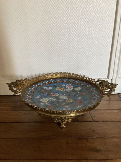 Coupe circulaire en bronze et émaux cloisonnés...